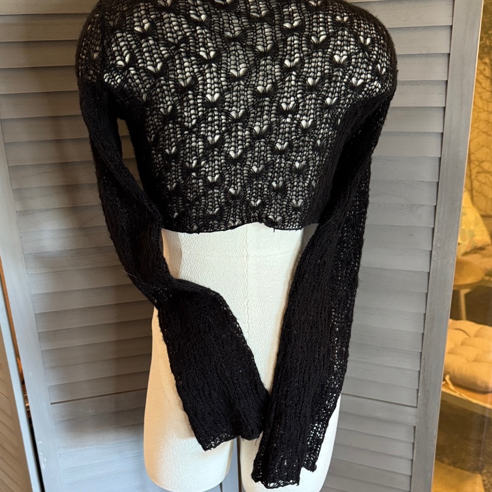 Black knit Tie-Front Cardigan/shrug w/bell sleeves - Picture 6 of 11